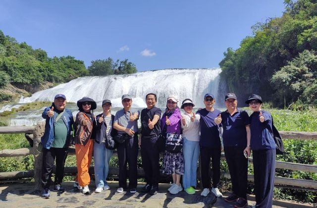 Guest on guided tour